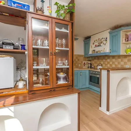 Apartment Island Memories *