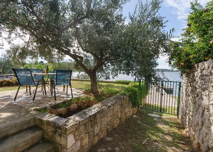 Island Memories * פרוויץ' שפורינה